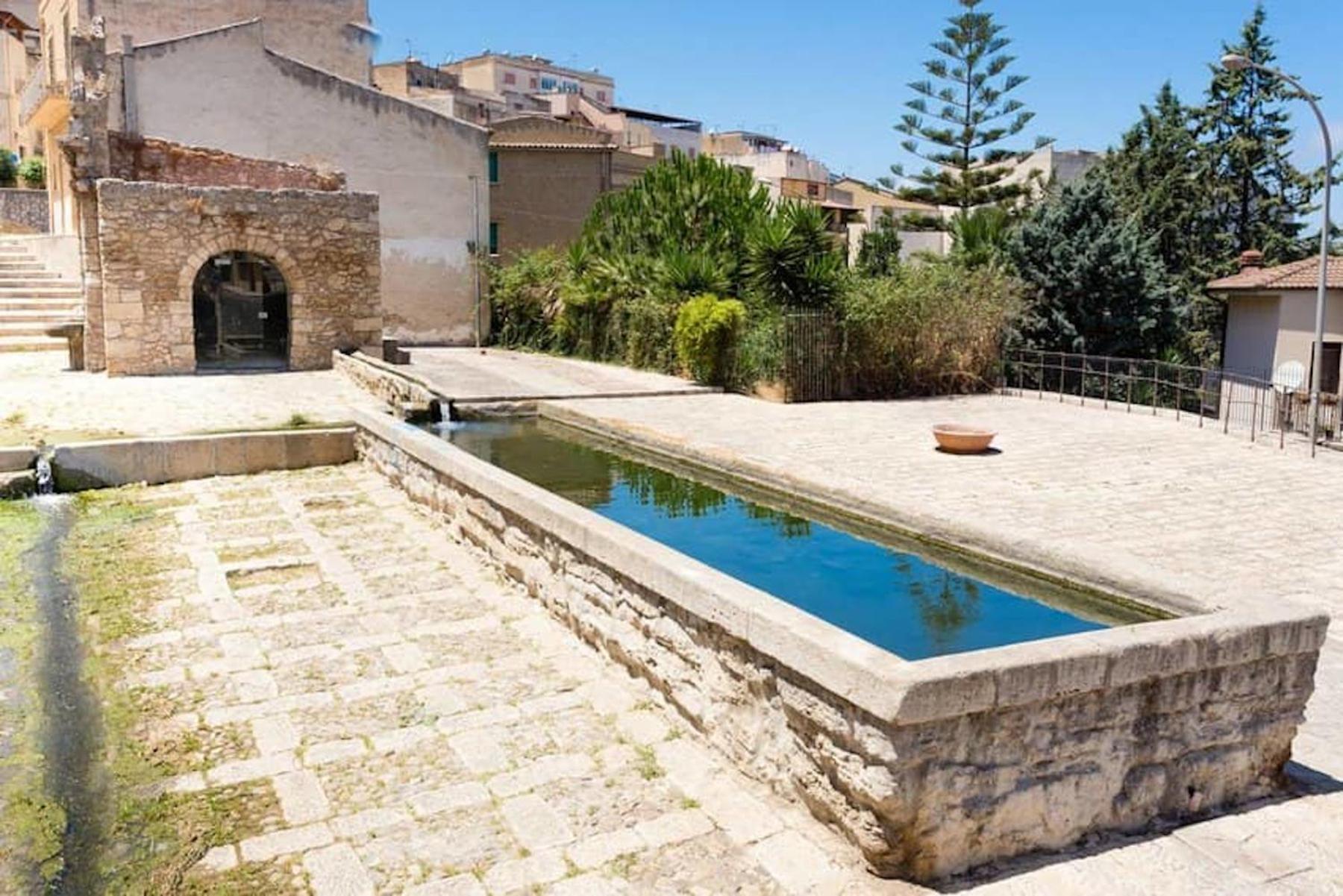 Il Girasole Del Centro Storico Villa Alcamo Exterior foto