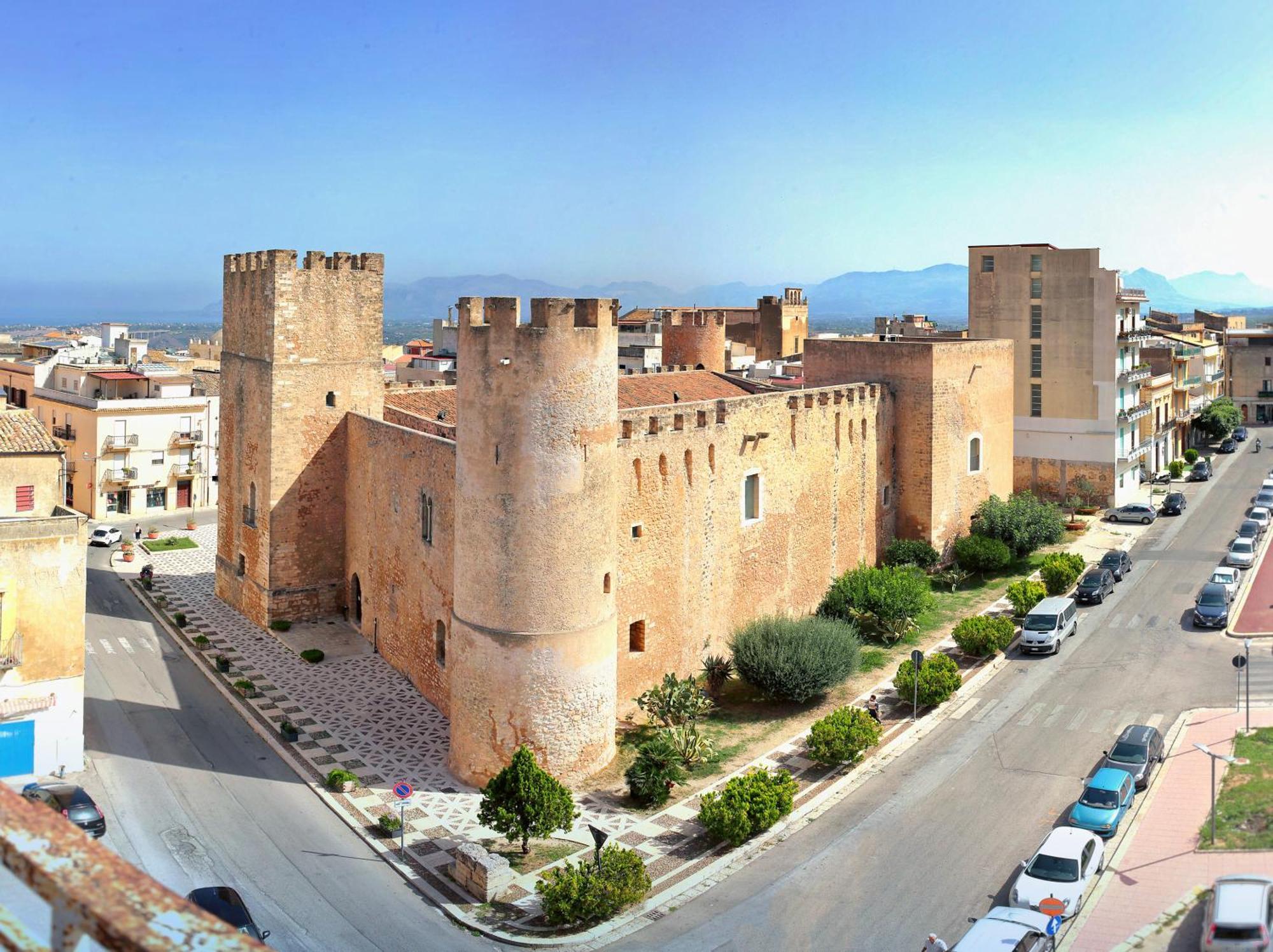 Il Girasole Del Centro Storico Villa Alcamo Exterior foto